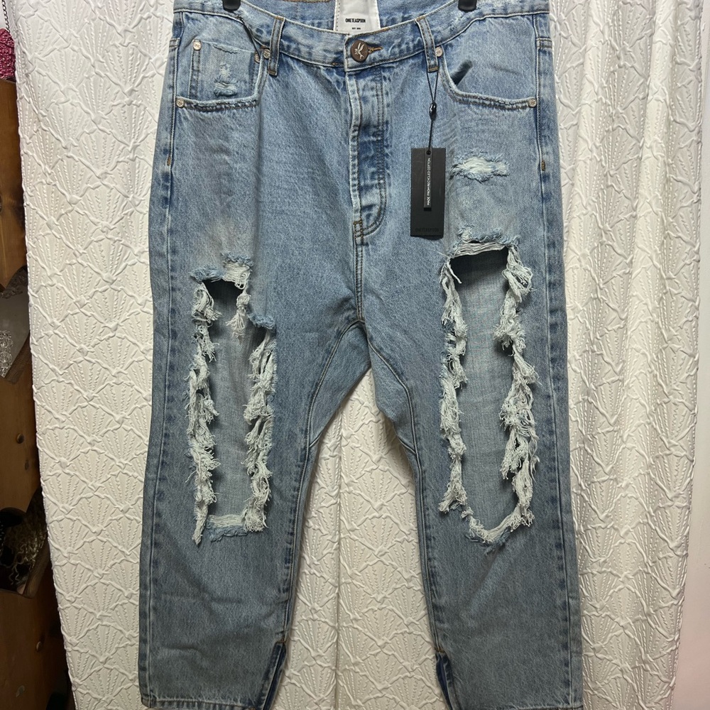 “ One Teaspoon” “Kingpins”BP Jeans Color “Fleetwood” Distressed Jeans SZ: (32)